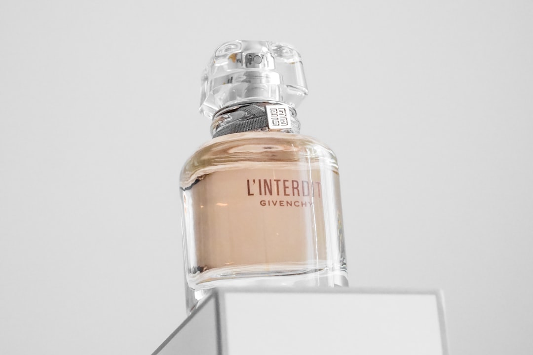 香水 メンズ 職場 マナーのイメージ画像