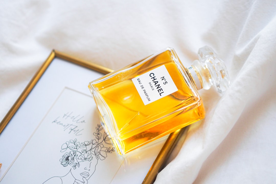 クリード アバントゥス 似てる プチプラ 【5,000〜8,000円】品質とコスパのバランス型2選のイメージ画像