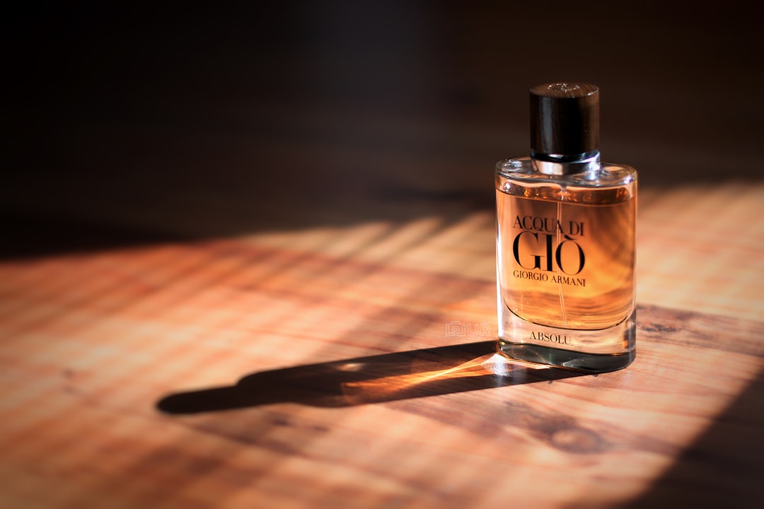 ソヴァージュ 似てる プチプラ 1万円出すなら本家を買え——混ぜるべきではない香水たちのイメージ画像