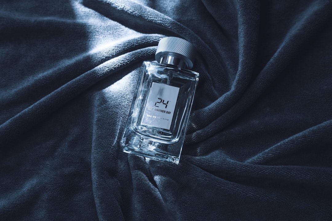 香水 ルームフレグランス にする 香水をルームフレグランスにする方法10選のイメージ画像